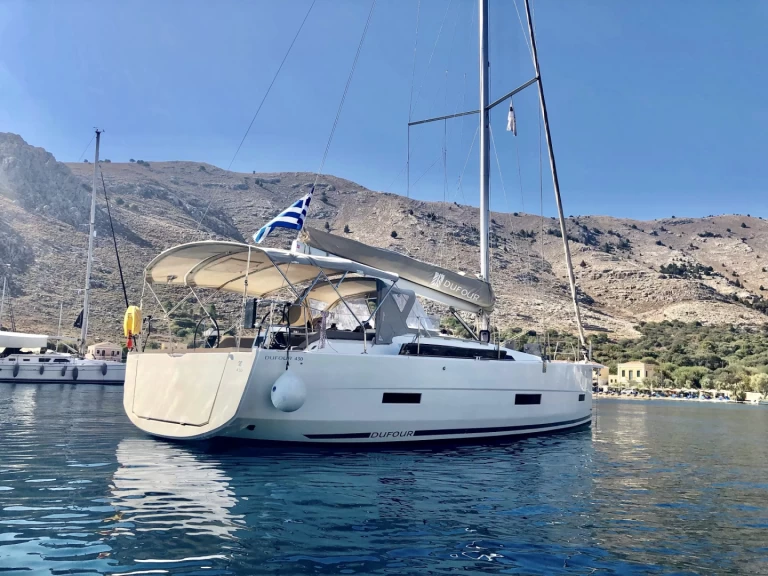 Wynajem Żaglowiec Dufour z patentem 