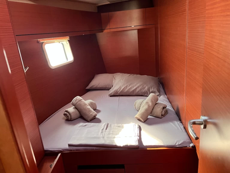 Wynajem Żaglowiec Hanse z patentem 