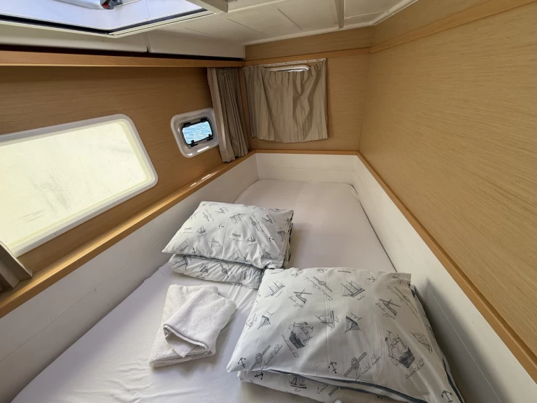 Wynajmij Lagoon Lagoon 39 w Lavrio