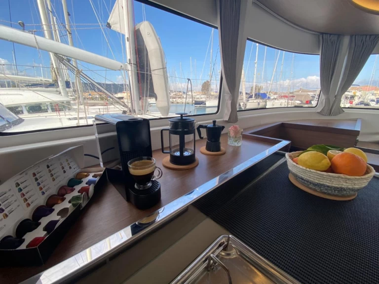 Wynajem Katamaran w Lefkáda - Lagoon Lagoon 46