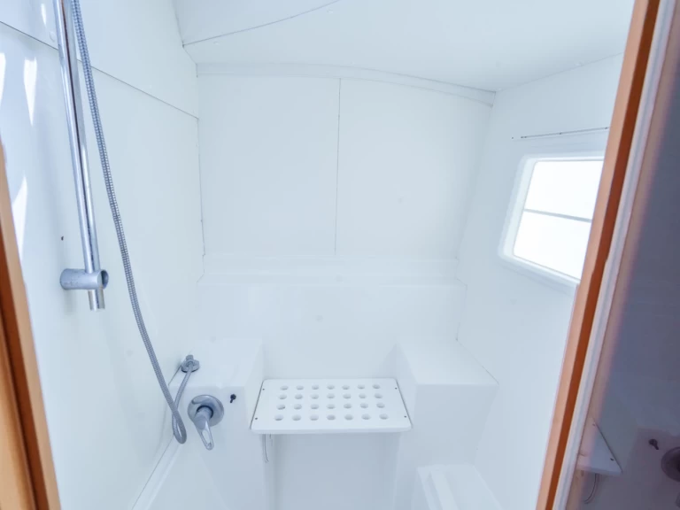 Wynajmij Katamaran z lub bez skippera Lagoon w Rangiroa