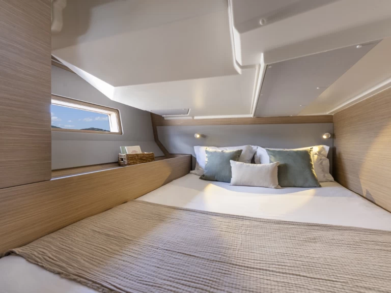 Wynajem Żaglowiec Bénéteau z patentem 