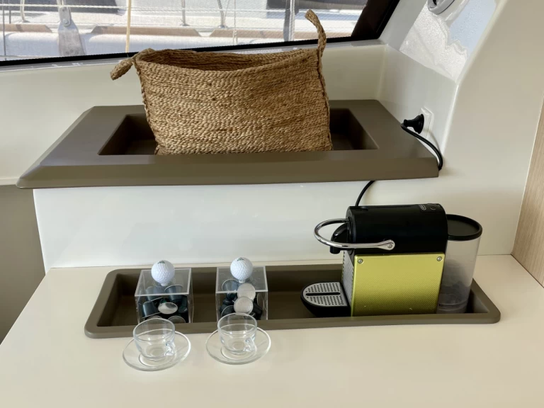 Wynajem łodzi Alimos tanio Bali 4.1