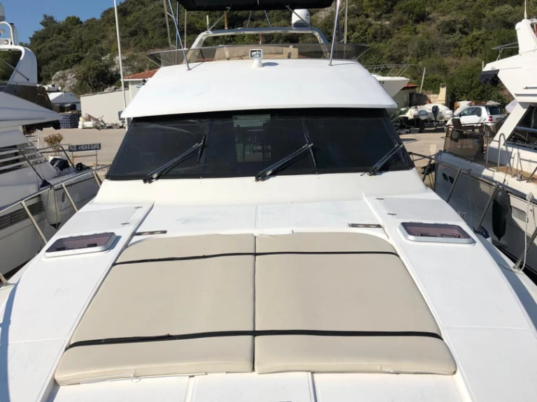 Yaretti Yaretti 1910 między profesjonalistami a osobami prywatnymi w Primosten