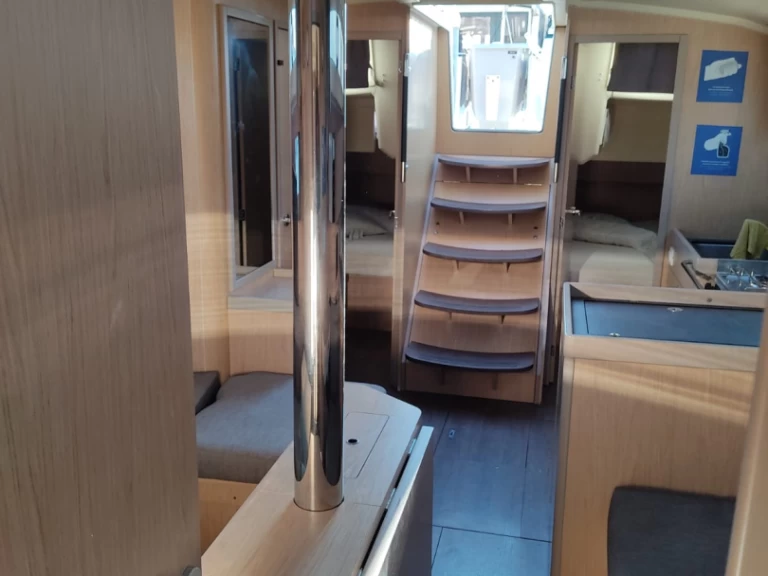 Wynajmij Żaglowiec z lub bez skippera Bénéteau w Salerno