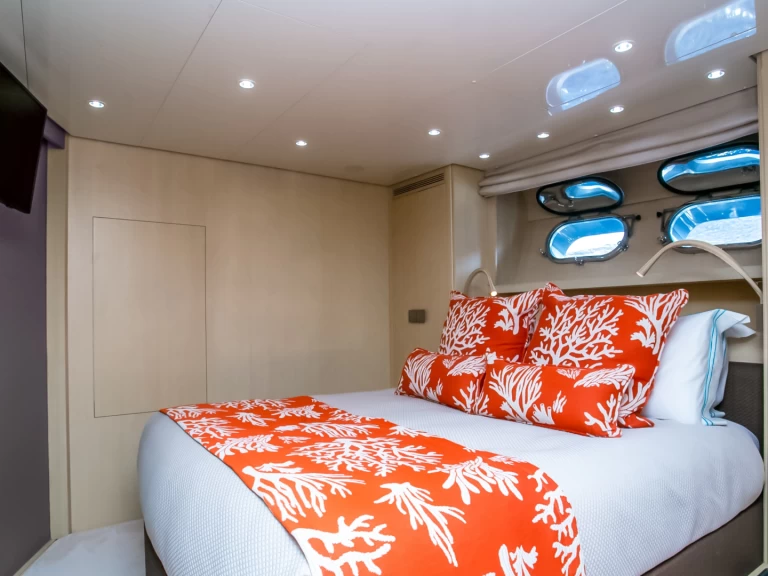 Luksusowy jacht do wynajmu w Órmos Bay w najlepszej cenie