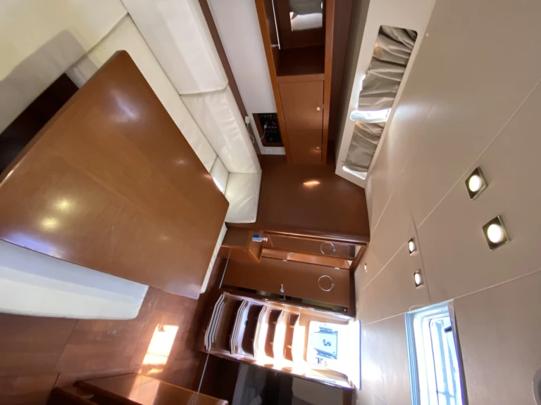 Bénéteau Oceanis 45/3 między profesjonalistami a osobami prywatnymi w Rhodes (City)