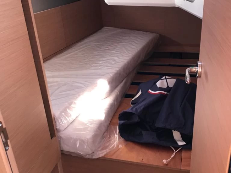 Wynajmij Jeanneau Sun Odyssey 410 w Piombino