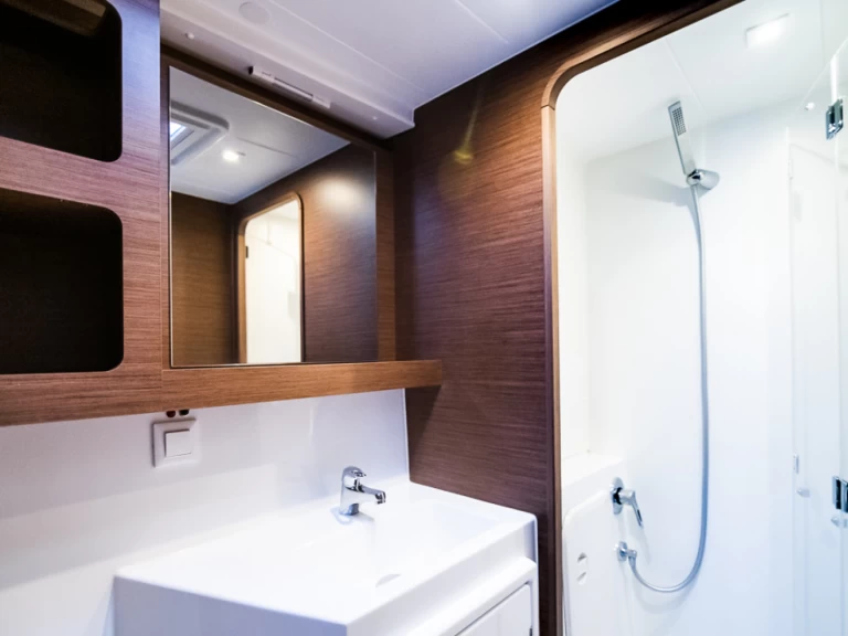 Wynajmij Katamaran z lub bez skippera Lagoon w Toúrlos