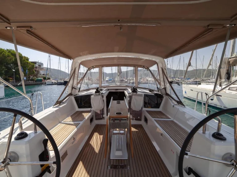 Wynajmij Bénéteau Oceanis 41.1 w Orhaniye