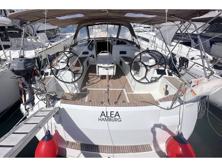 Jeanneau Sun Odyssey 519 między profesjonalistami a osobami prywatnymi w Talamona