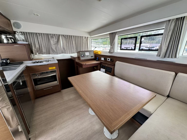 Wynajem w Capo d'Orlando- Lagoon Lagoon 40 na SamBoat