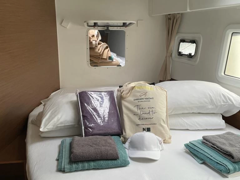 Katamaran do wynajmu w Volos w najlepszej cenie