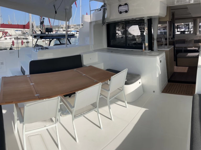 Wynajmij Lagoon Lagoon 46 w Sant Antoni de Portmany