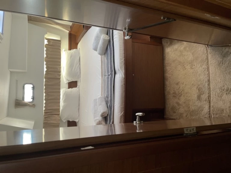 Wynajmij Katamaran z lub bez skippera Lagoon w Alimos