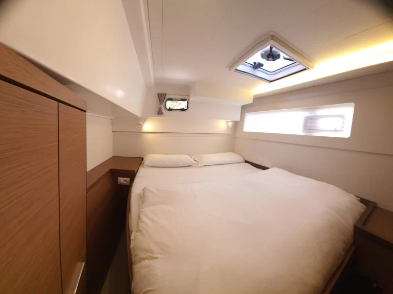 Wynajem Katamaran w Olbia - Lagoon Lagoon 40