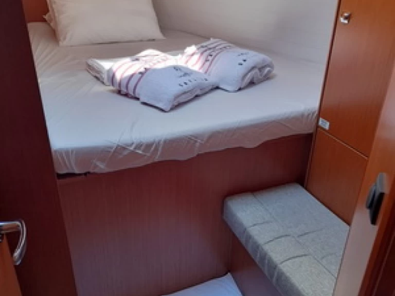 Wynajem Żaglowiec Bavaria z patentem 