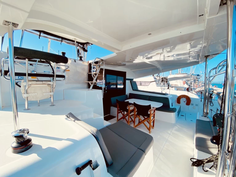 Wynajem łodzi Lefkáda tanio Lagoon 42