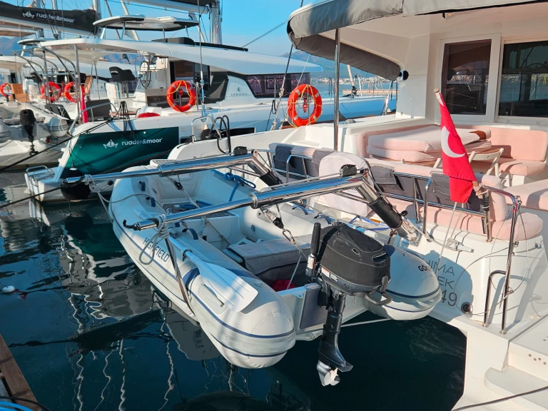 Wynajmij Katamaran z lub bez skippera Lagoon w Marmaris