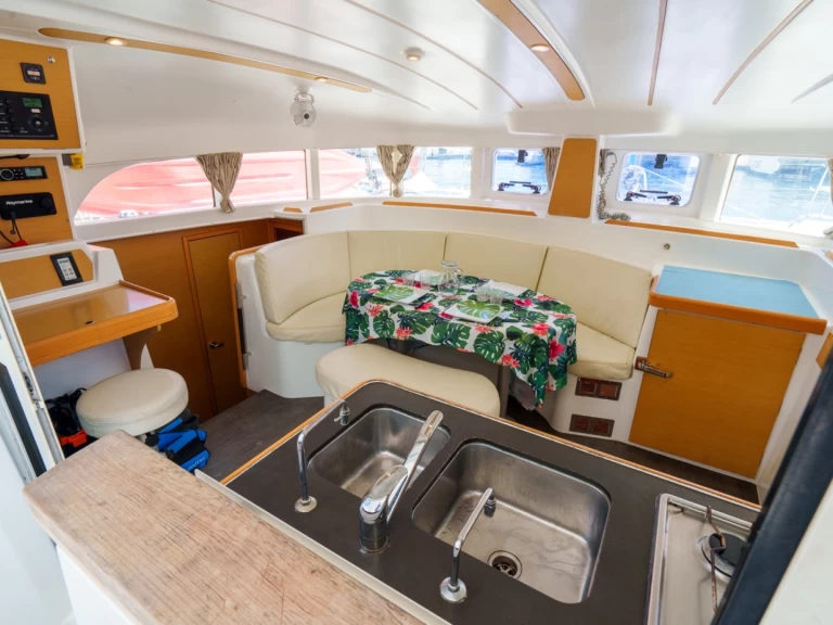 Katamaran do wynajmu w Tikehau w najlepszej cenie