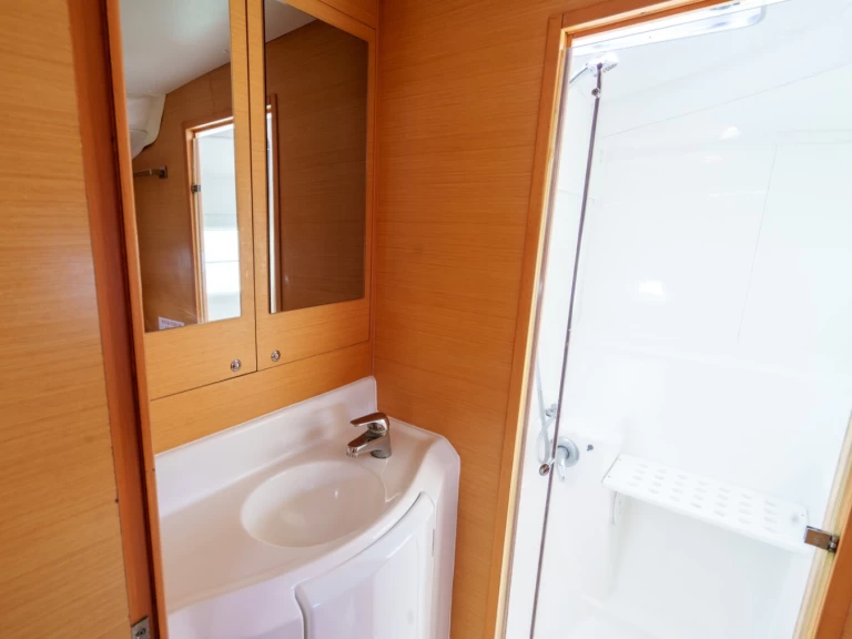 Lagoon Lagoon 380 S2 między profesjonalistami a osobami prywatnymi w Tikehau