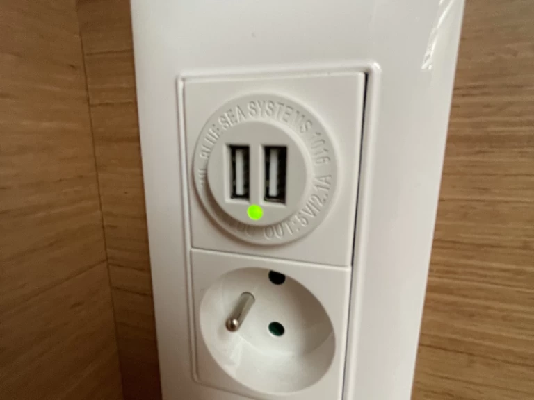 Wynajem Katamaran Excess z patentem 