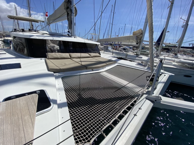 Wynajmij Fountaine Pajot Lucia 40 w Ibiza Town