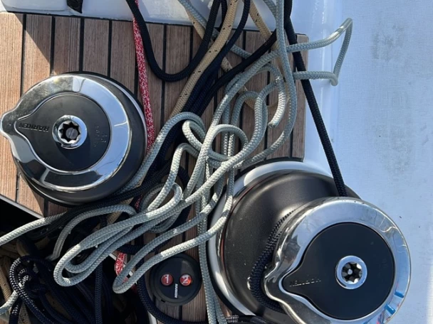 Żaglowiec do wynajmu w Cugnana Verde w najlepszej cenie