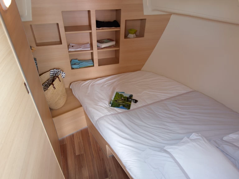 Wynajem Motorówka Nicols Yacht z patentem 