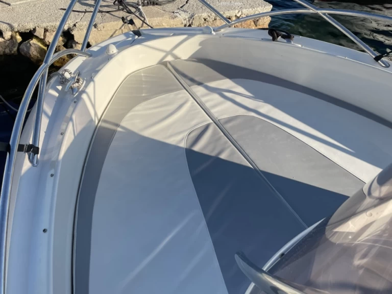 Motorówka do wynajmu w Rab w najlepszej cenie