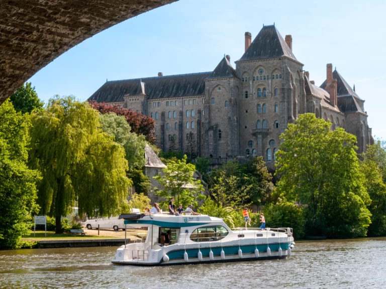 Wynajem w Grez-Neuville- Nicols Yacht Premium Groupe XL 8-12 p. na SamBoat