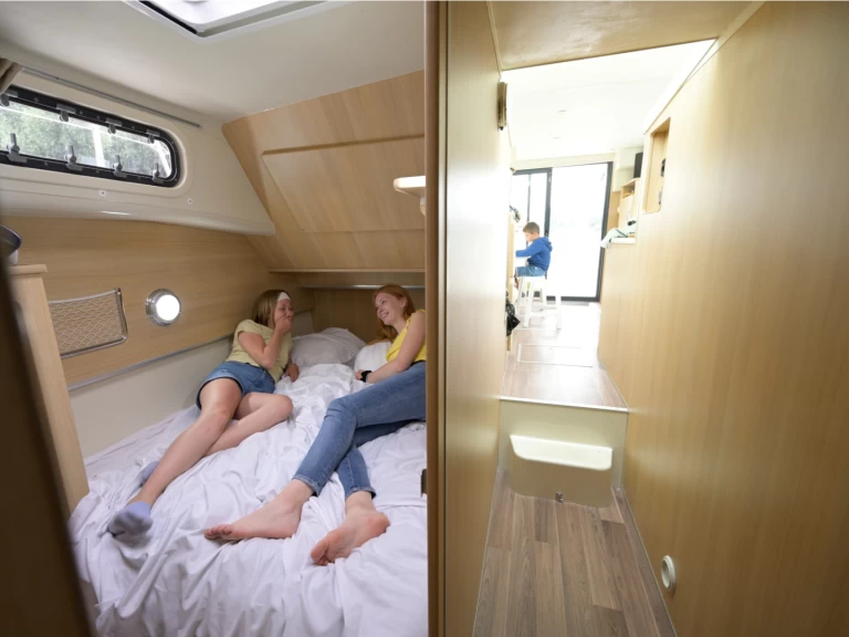 Wynajmij Nicols Yacht Premium Groupe XL 8-12 p. w Grez-Neuville