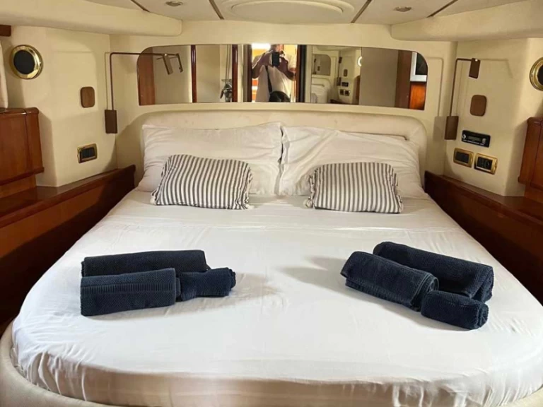  Conam 58S Hard Top między profesjonalistami a osobami prywatnymi w Tropea