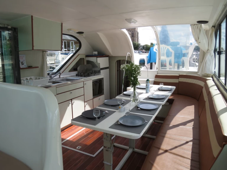 Wynajem łodzi Nicols Yacht Confort Groupe 8-10 p. w Grez-Neuville na SamBoat 