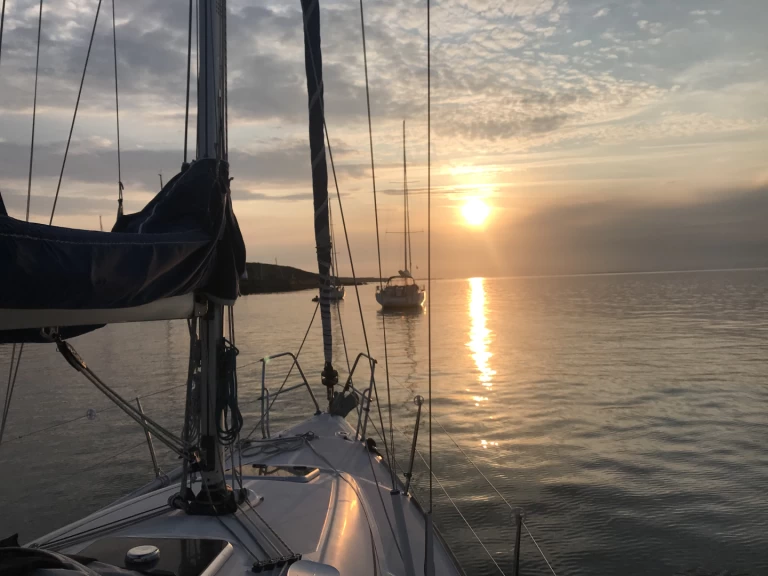 Wynajem Żaglowiec Elan z patentem 