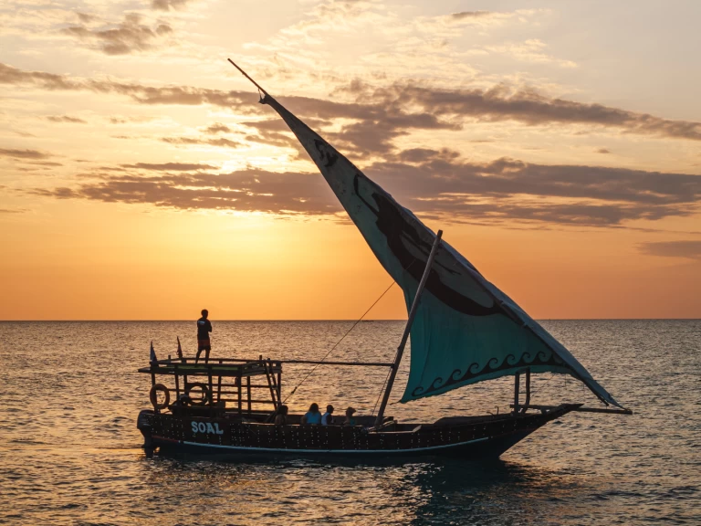 Wynajem łodzi Kendwa tanio Custom made