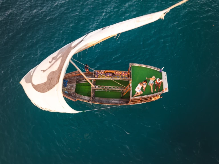 Wynajem Katamaran w Kendwa - Custom Made Custom made