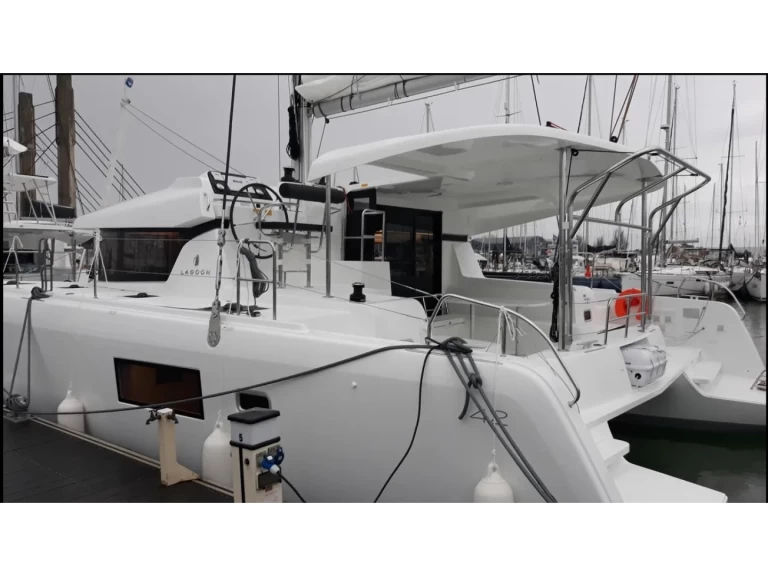 Wynajem Katamaran w Alimos - Lagoon Lagoon 42[G]