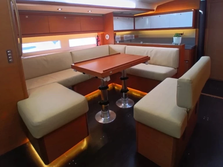 Wynajem łodzi Cagliari tanio Dufour 530