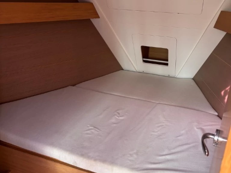 Dufour Dufour 310 Grand Large między profesjonalistami a osobami prywatnymi w Palermo