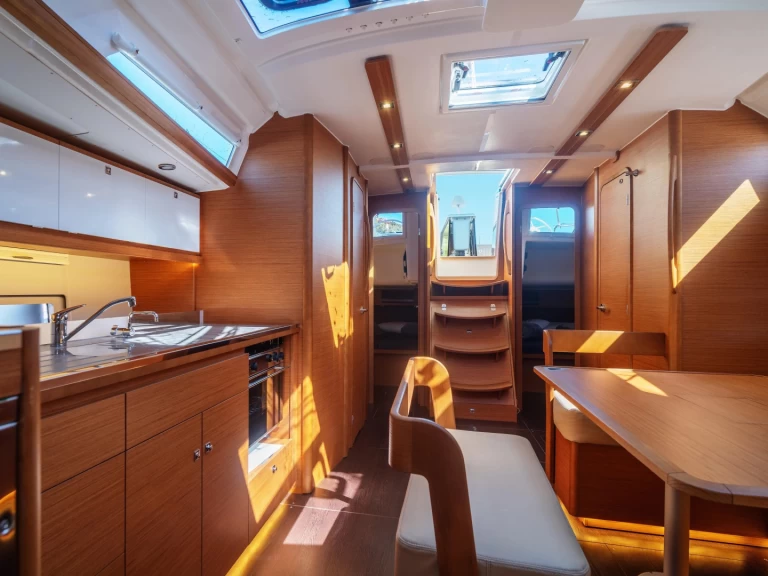 Żaglowiec do wynajmu w Cagliari w najlepszej cenie