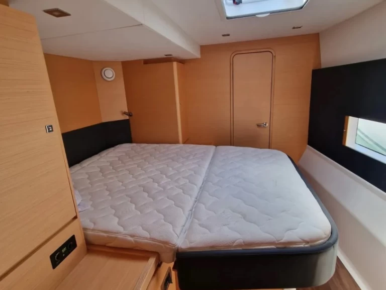 Dufour Dufour 48 CAT między profesjonalistami a osobami prywatnymi w Palermo