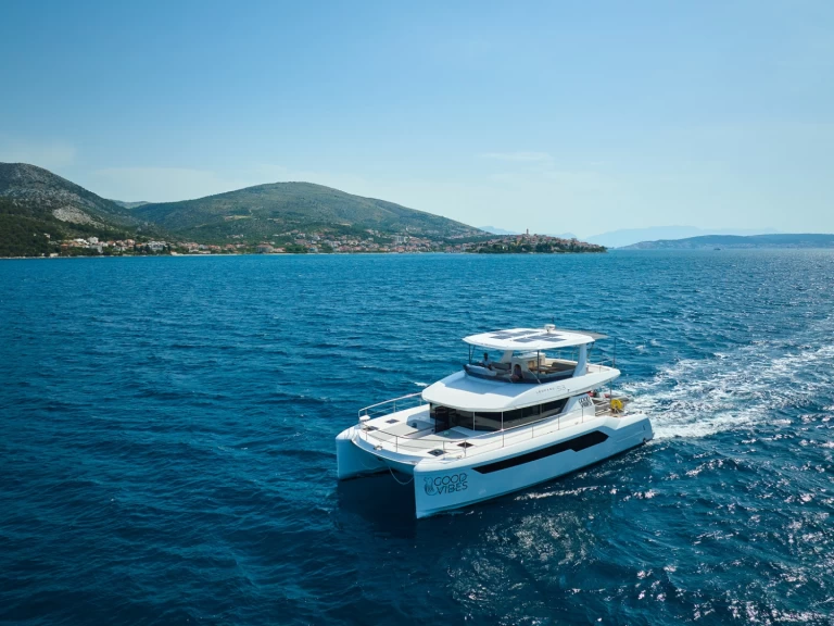 Leopard Catamarans / Robertson & Caine Leopard 53 - OW między profesjonalistami a osobami prywatnymi w Donji Seget