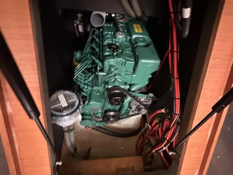 Wynajem Żaglowiec Dufour z patentem 