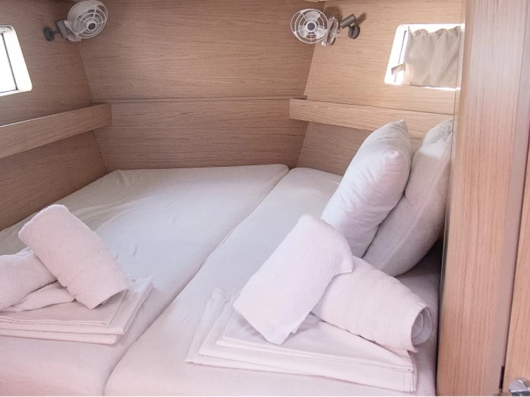 Wynajem łodzi Nea Peramos tanio Oceanis 41.1