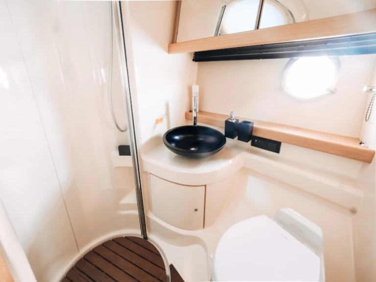 Wynajem łodzi Donji Seget tanio Azimut 43 Fly