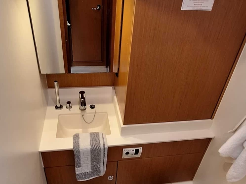 Wynajem Żaglowiec Bavaria z patentem 