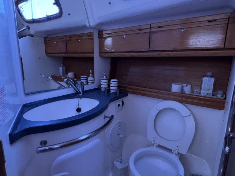 Wynajmij Żaglowiec z lub bez skippera Bavaria w Kavála