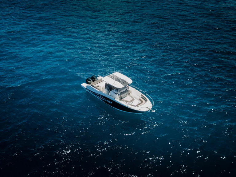 Wynajem Motorówka Jeanneau z patentem 