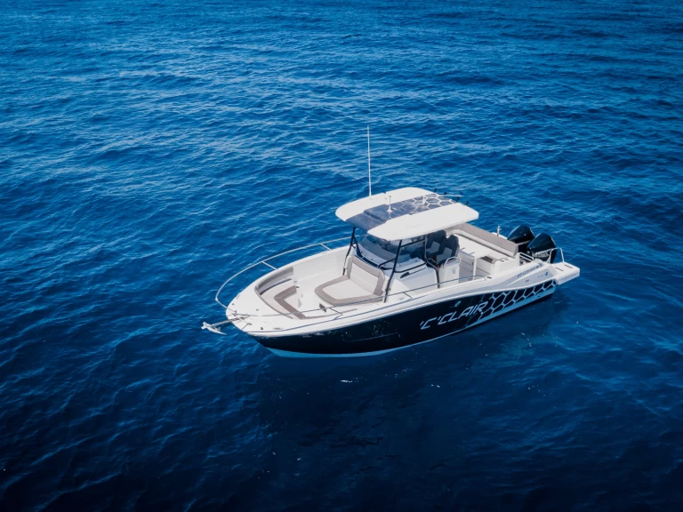 Jeanneau Cap Camarat 9.0 CC między profesjonalistami a osobami prywatnymi w Le Gosier